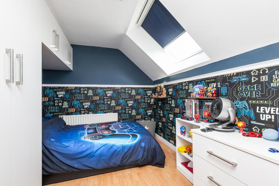 19 Lyndhurst Meadows