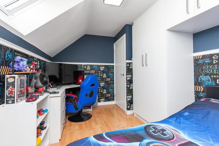 19 Lyndhurst Meadows