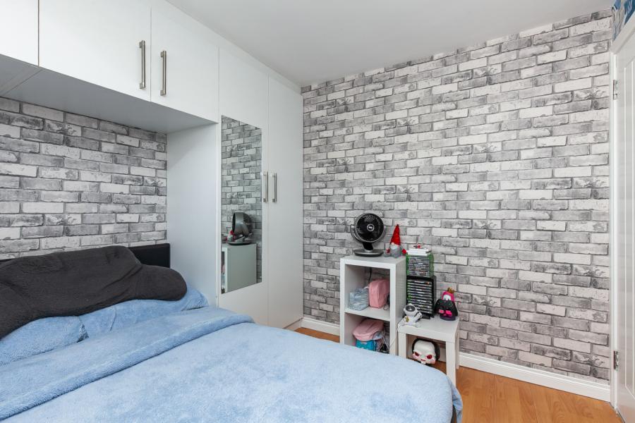 19 Lyndhurst Meadows