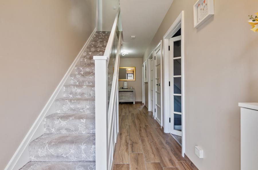 19 Lyndhurst Meadows