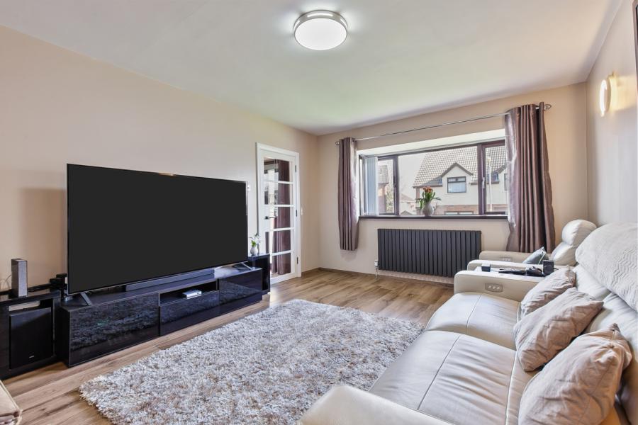 19 Lyndhurst Meadows