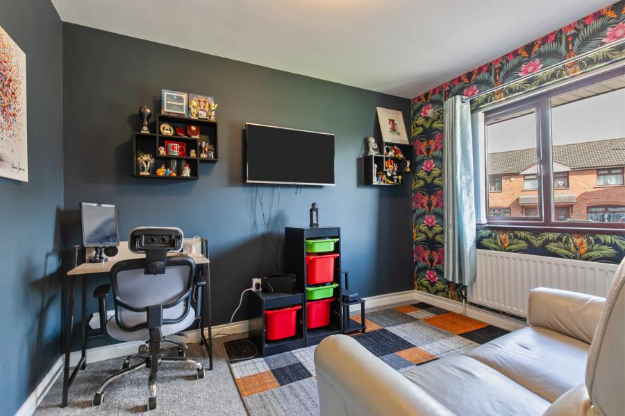 19 Lyndhurst Meadows