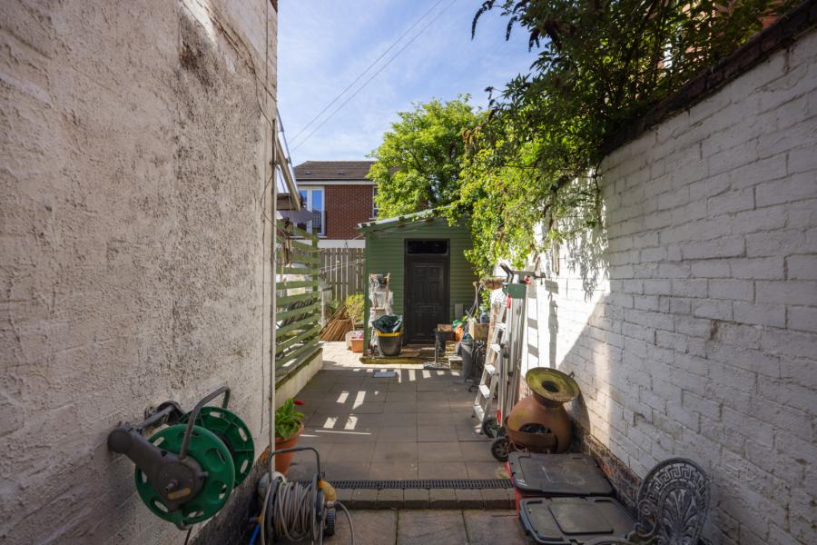 16 Cliftonville Road