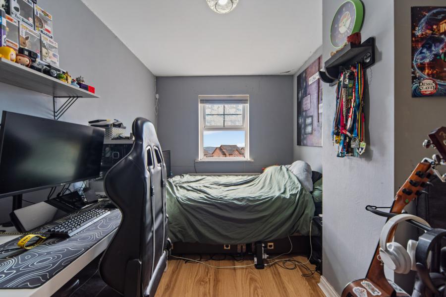 15 Squires View