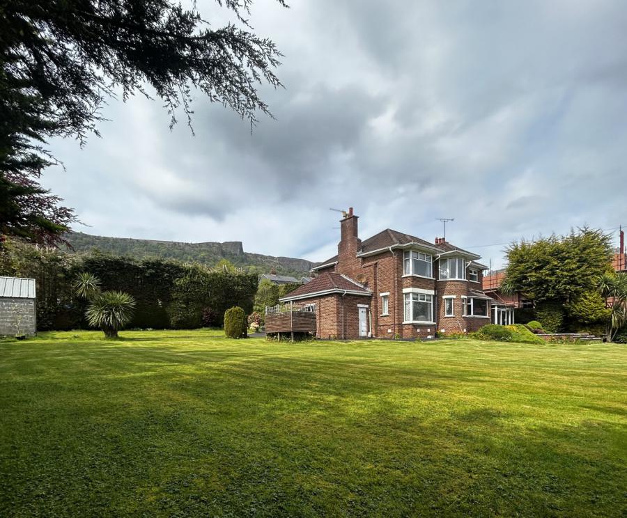 737 Antrim Road, Belfast, County Antrim, BT15 4EL