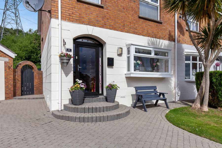 11 Lyndhurst Row