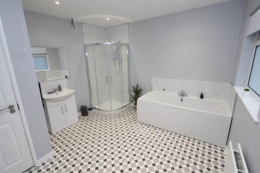 40 Ballinamullan Road