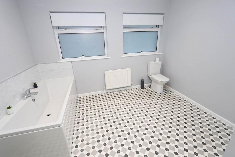 40 Ballinamullan Road