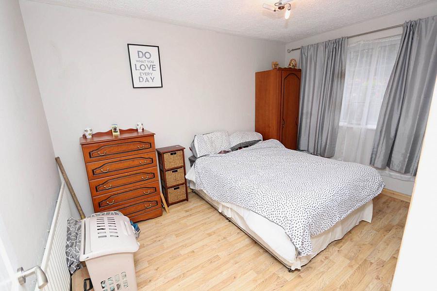 40 Ballinamullan Road