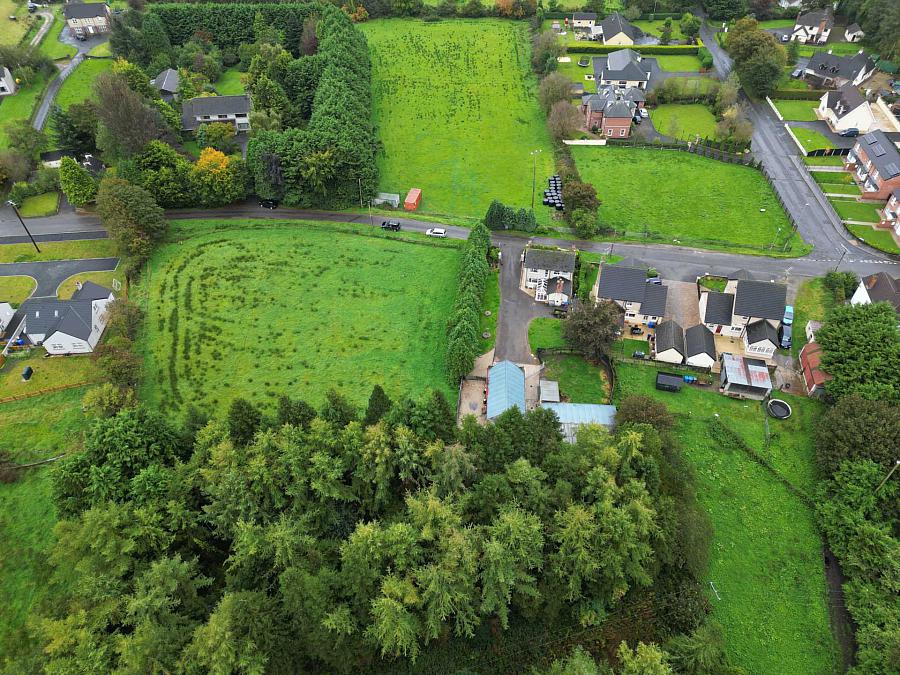 40 Ballinamullan Road