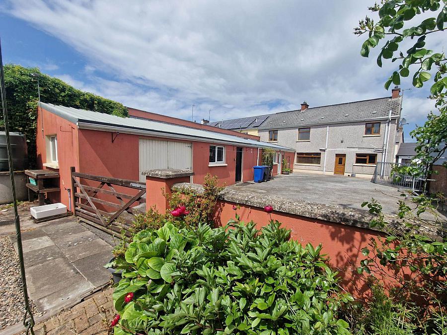 House & Commercial Unit 45/47 Main Street