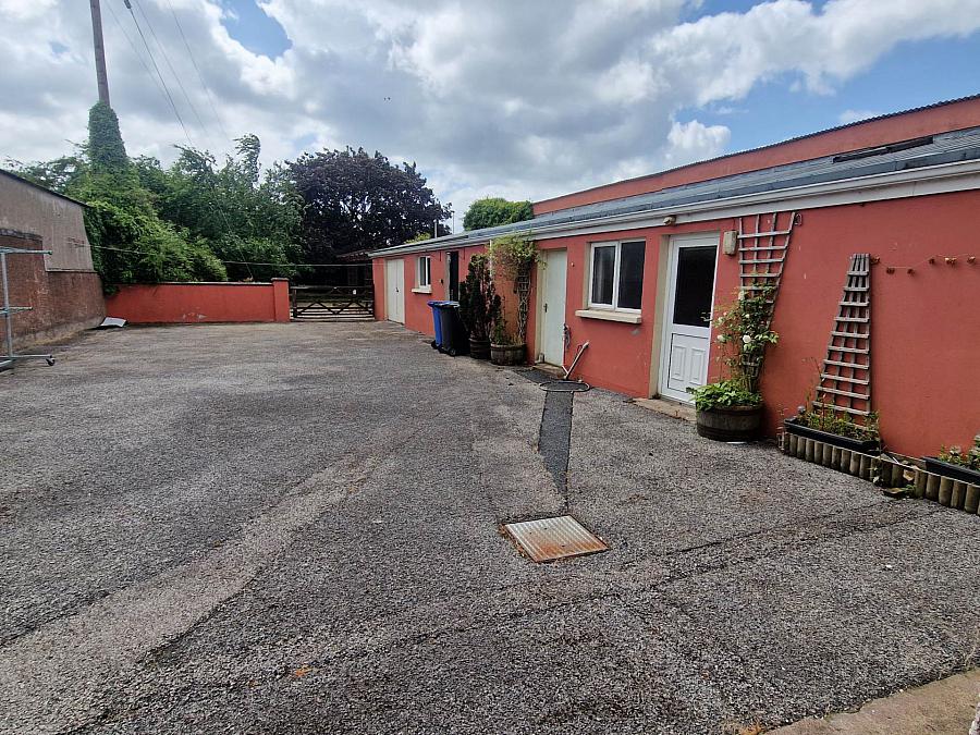 House & Commercial Unit 45/47 Main Street