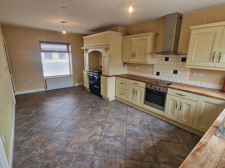 House & Commercial Unit 45/47 Main Street