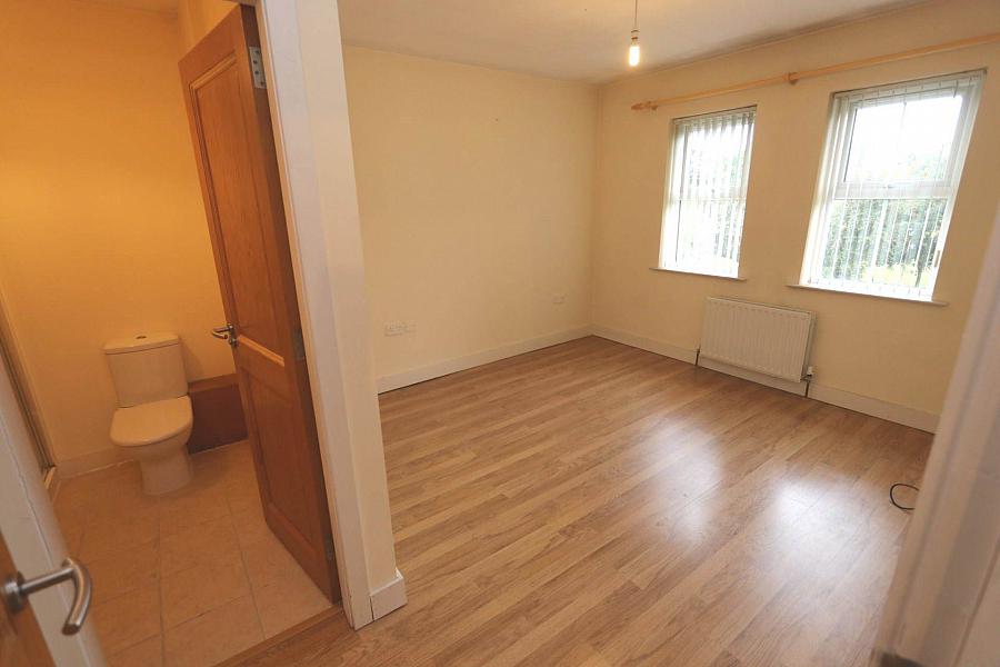 100 Silverhill Manor