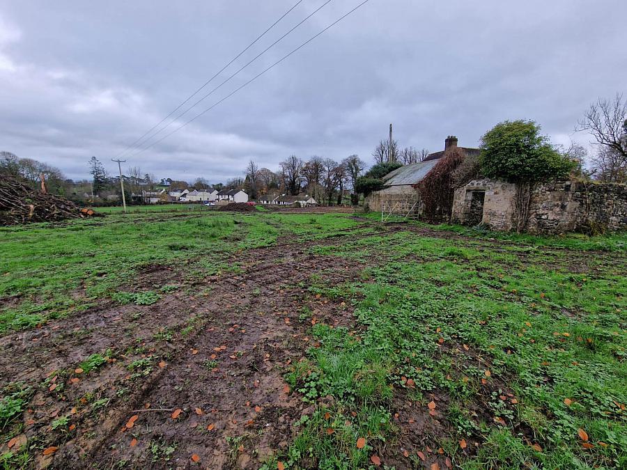 Circa 10 Acres Agricultural Land And House Golan Road