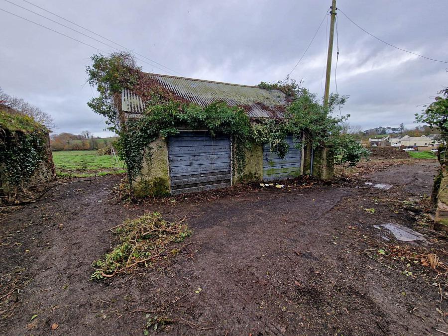 Circa 10 Acres Agricultural Land And House Golan Road