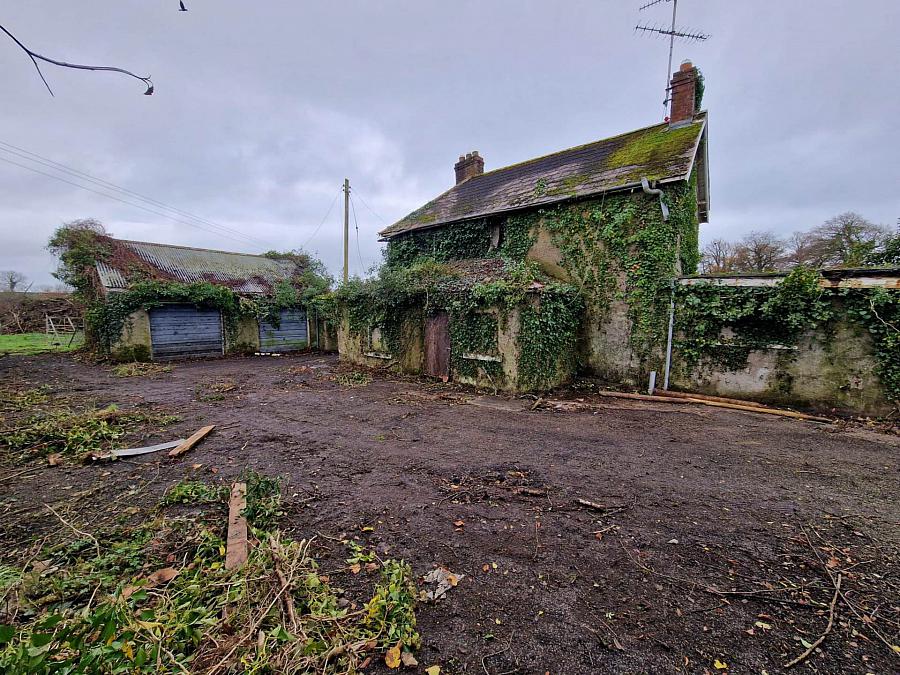 Circa 10 Acres Agricultural Land And House Golan Road