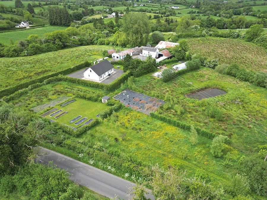 9.7 Acres Bungalow & Sheds Cooneen Road