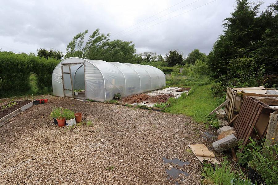 9.7 Acres Bungalow & Sheds Cooneen Road 9.7 Acres Bungalow & Sheds Cooneen Road