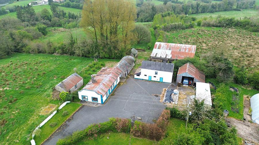 9.7 Acres Bungalow & Sheds Cooneen Road 9.7 Acres Bungalow & Sheds Cooneen Road