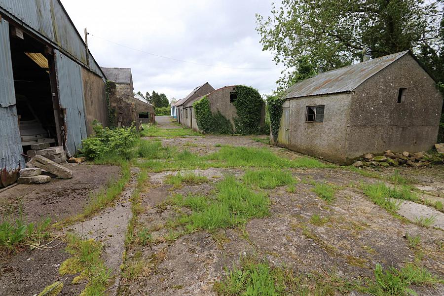 9.7 Acres Bungalow & Sheds Cooneen Road 9.7 Acres Bungalow & Sheds Cooneen Road