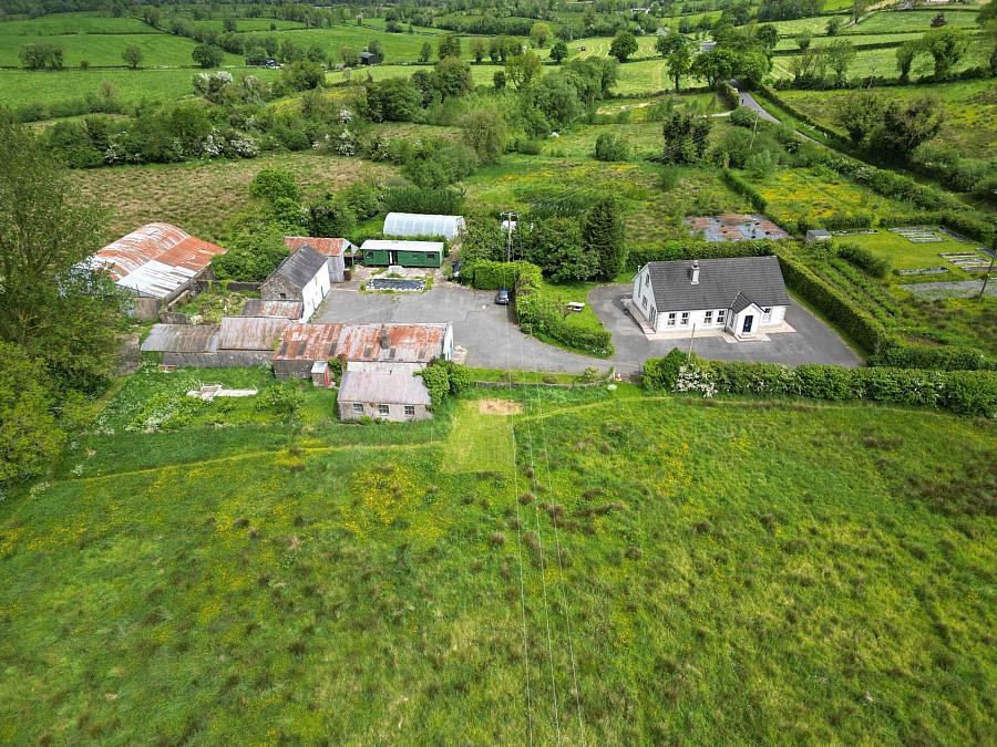 9.7 Acres Bungalow & Sheds Cooneen Road 9.7 Acres Bungalow & Sheds Cooneen Road