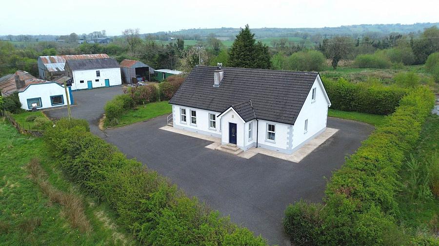 9.7 Acres Bungalow & Sheds Cooneen Road 9.7 Acres Bungalow & Sheds Cooneen Road