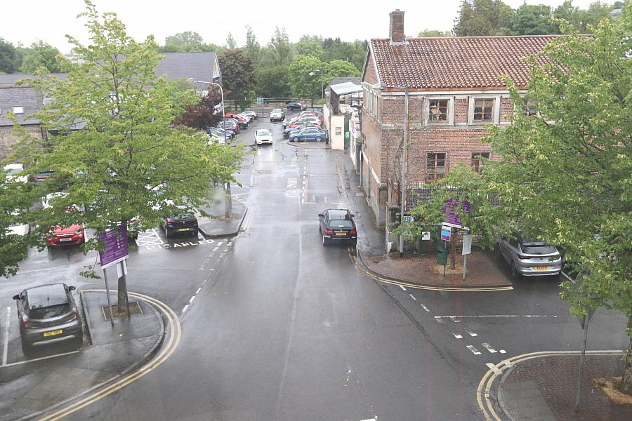10 Cross Street