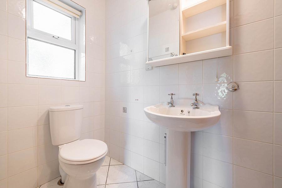 1 Colebrooke Park Road