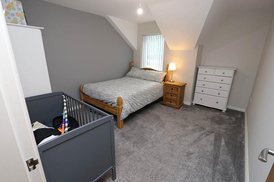 16 Lakebourne Lodge