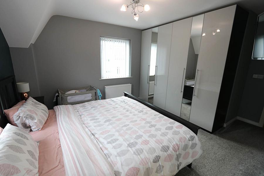 16 Lakebourne Lodge