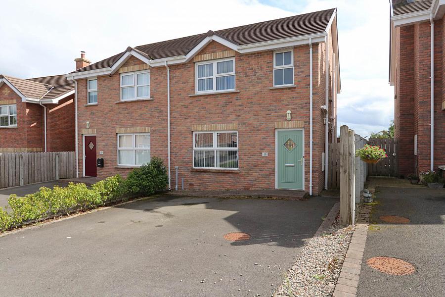15 The Olde Fairways Crescent