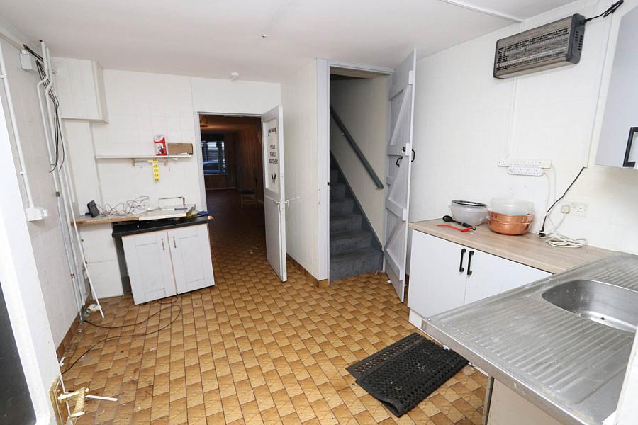 Commercial Unit To Let Main Street