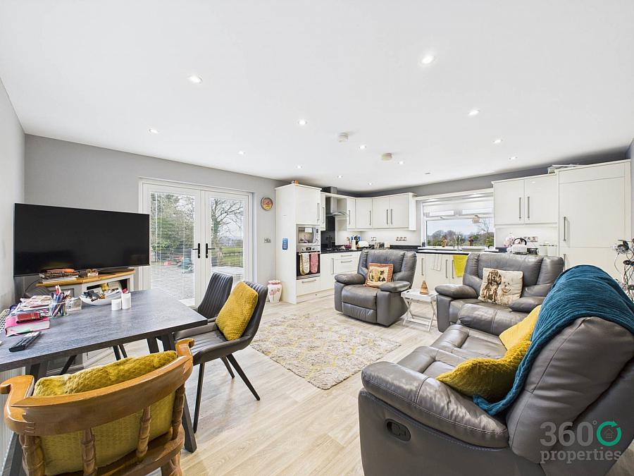 15&15a Doctors Road