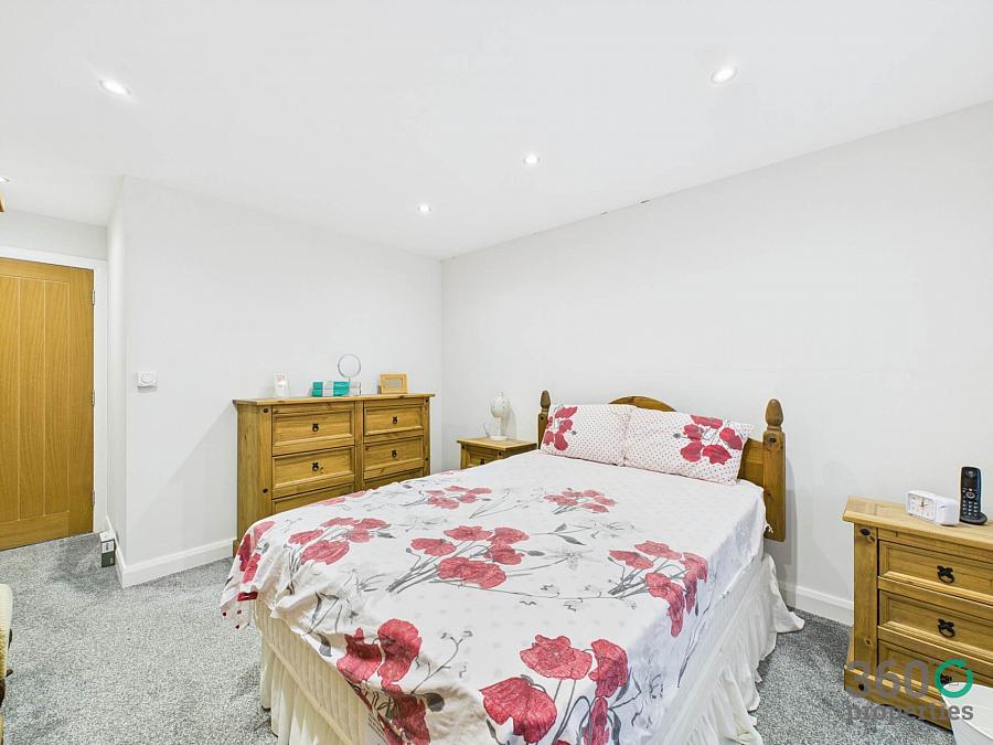 15&15a Doctors Road