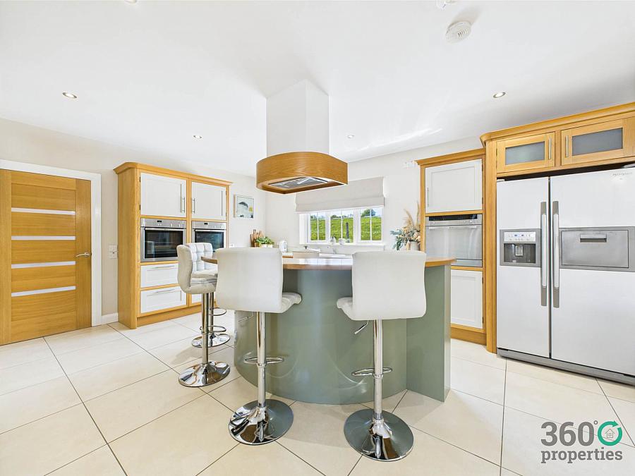 15 Mount Davys Road