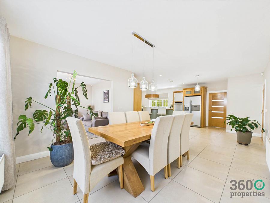 15 Mount Davys Road