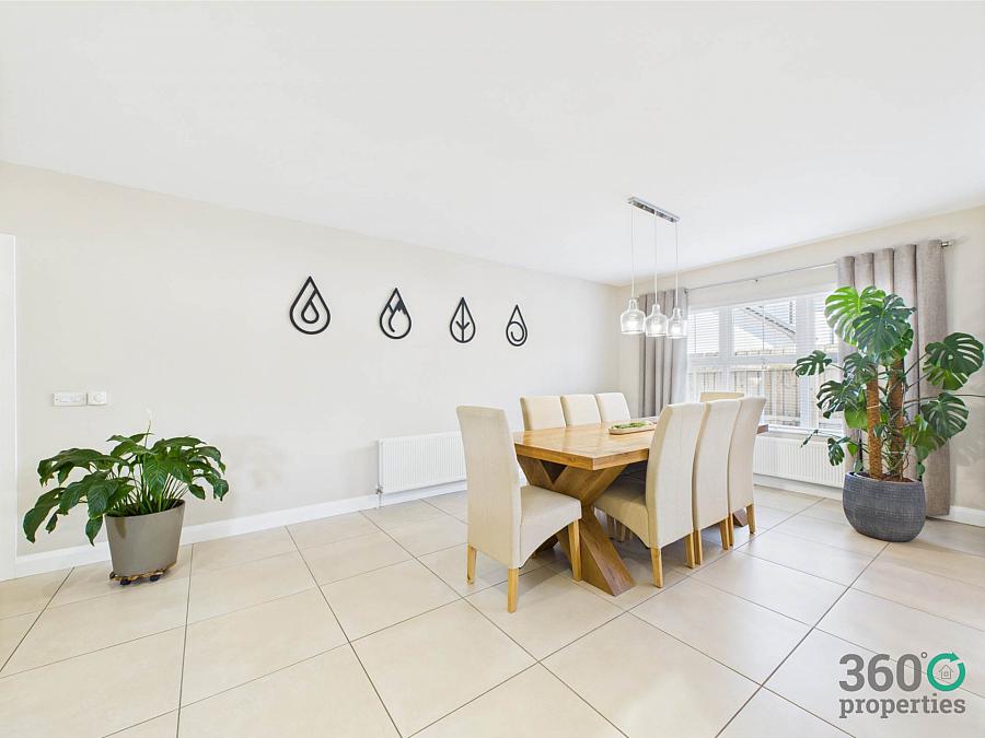 15 Mount Davys Road
