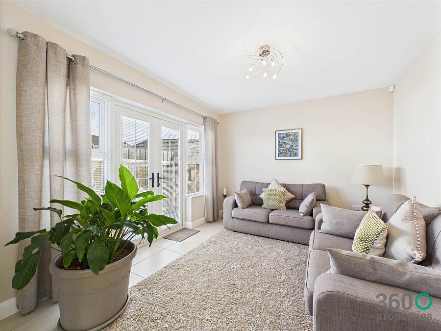 15 Mount Davys Road