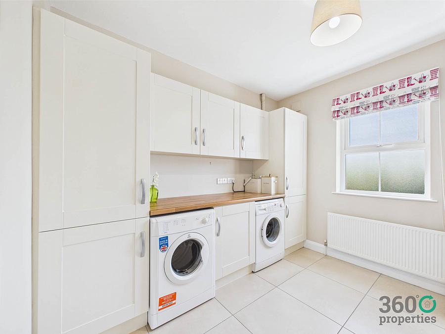 15 Mount Davys Road
