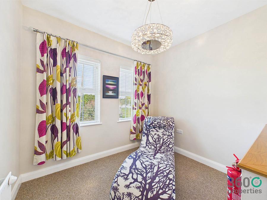 15 Mount Davys Road