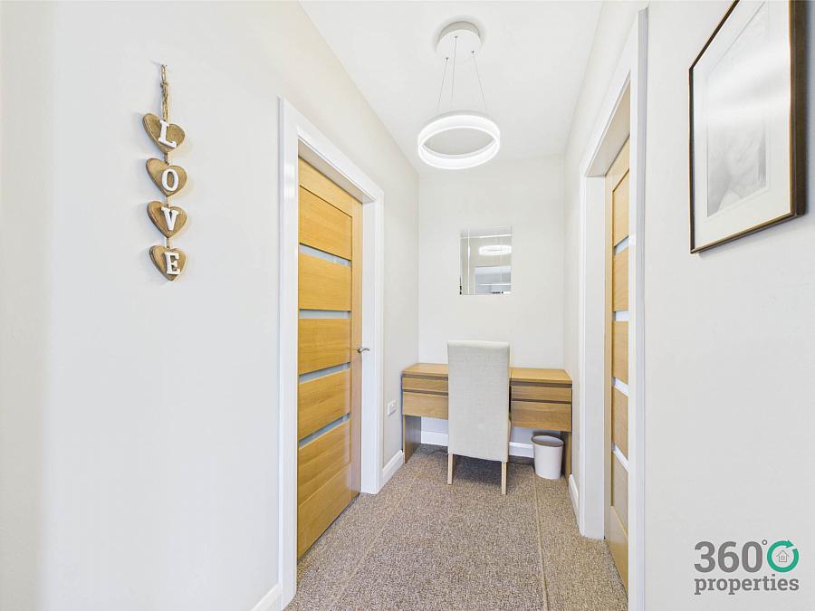 15 Mount Davys Road