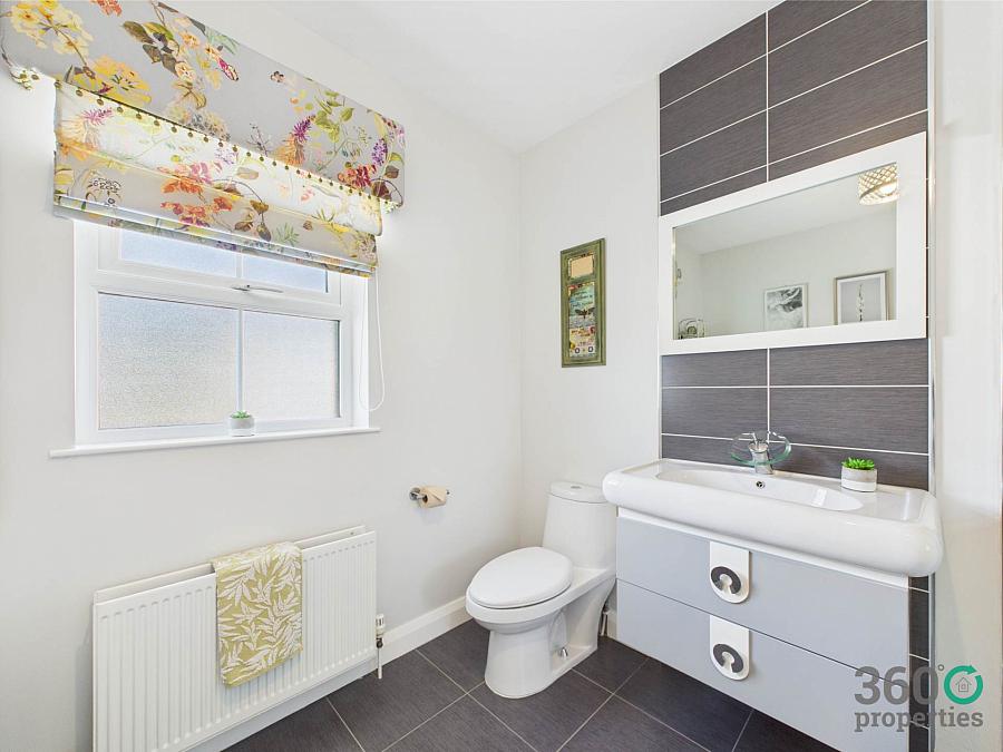 15 Mount Davys Road