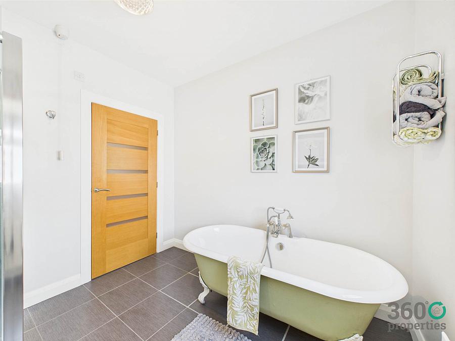 15 Mount Davys Road