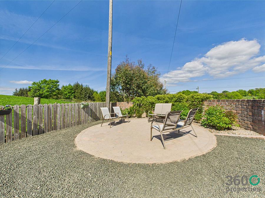 15 Mount Davys Road