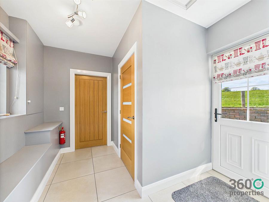 15 Mount Davys Road