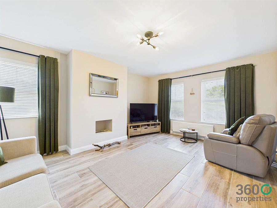 15 Mount Davys Road