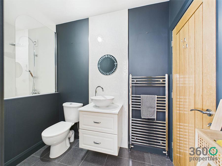 15 Mount Davys Road