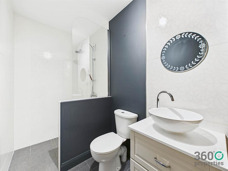 15 Mount Davys Road