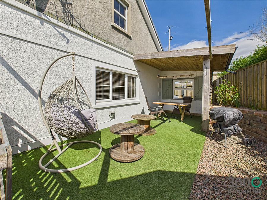 15 Mount Davys Road